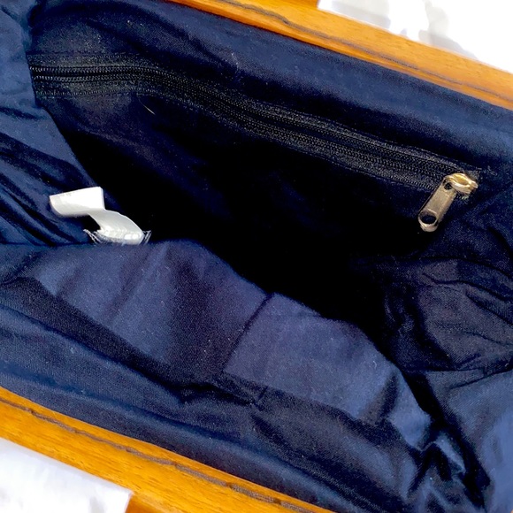 Clutch - Picture 3 of 3